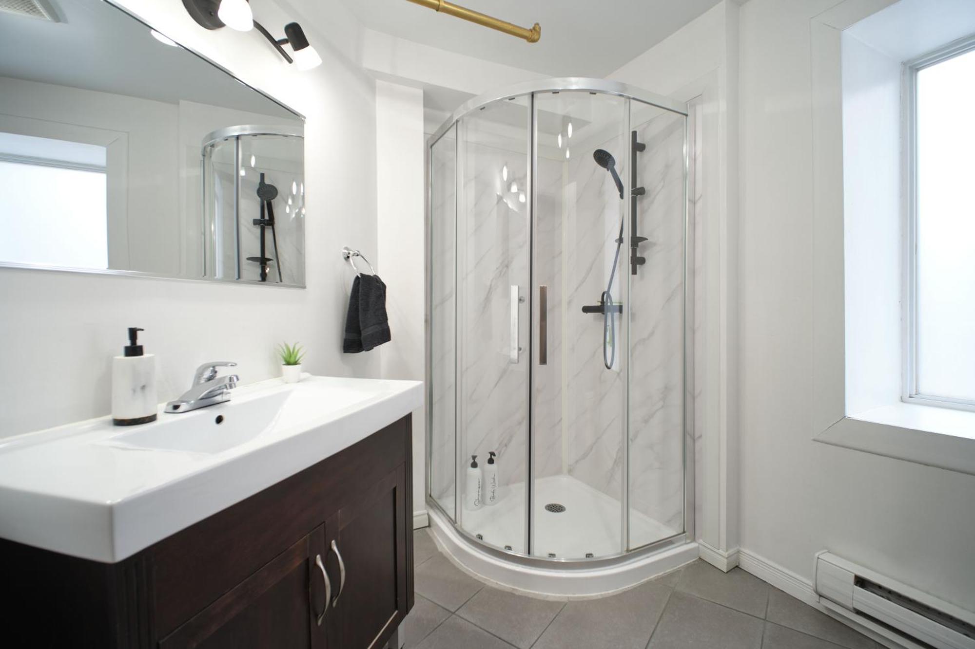 Lion'S Den // Spacious 1500 Sqft Québec Exteriör bild